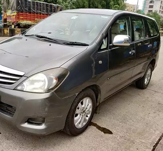 Toyota Innova(2009-2012) 2.5 G 7 Str Bs-iii